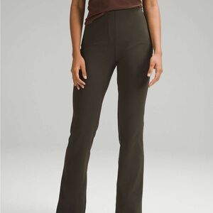 LIKE NEW lululemon Smooth Fit Pull-On High-Rise Pant
Regular